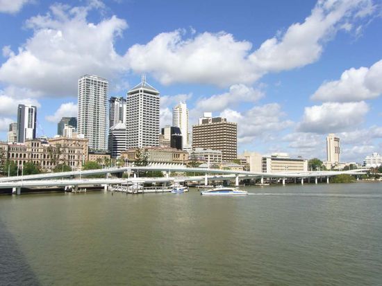 Innenstadt mit Brisbane River...