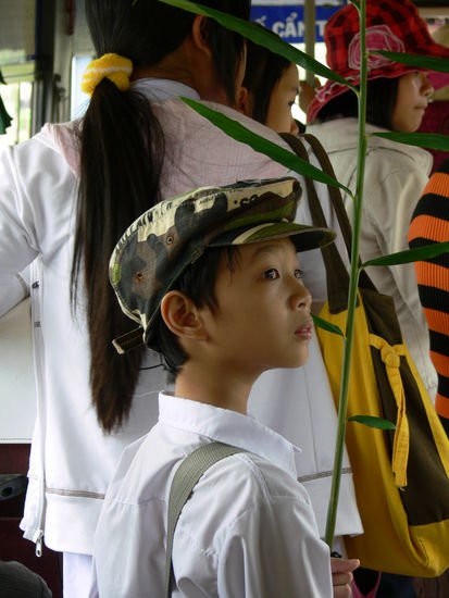 Generationswechsel, Schuljunge mit US-Army-Cap