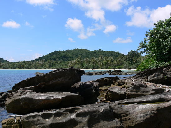 Strandabschnitt weiter hinten, der Sand wird gröber