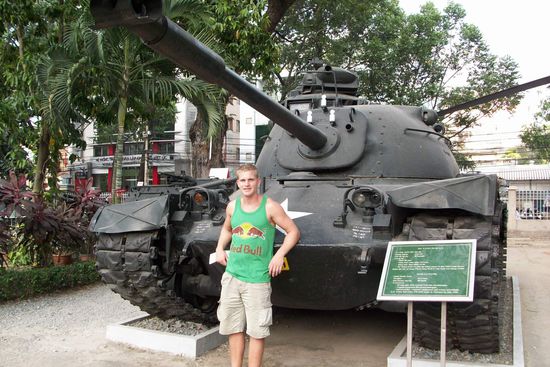 heftig wenn man sich vorstellt, dass allein von den Pazern ueber 2000 im Vietnam Krieg im Einsatz waren.