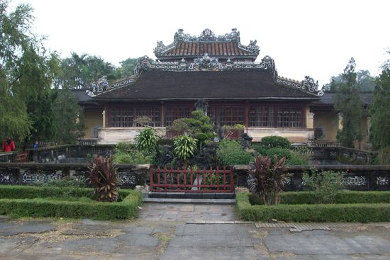 ein noch gut erhaltenes nicht zerbombtest Gebaude