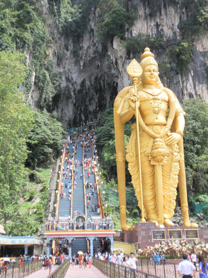 Der Indische Tempel mit den vielen Treppen hinauf