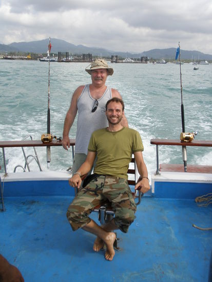 Vater und Sohn beim Angeln....