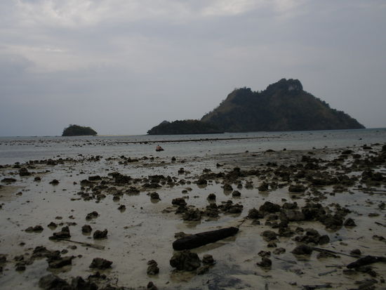 gleicher Strand nur bei low tide, da ist nix mehr mit schwimmen...