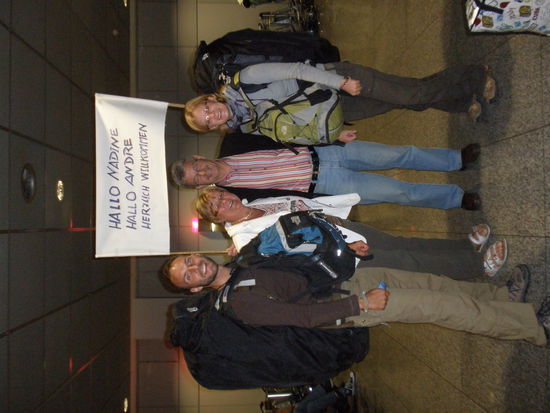 Eine kleine Überraschung, Nadines Eltern haben uns vom Frankfurter Flughafen Abgeholt und sich gefreut uns wieder zu sehen