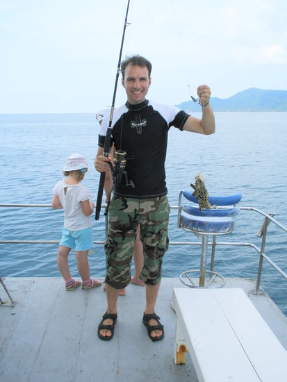 Andres erster Fisch, noch waren wir davon ausgegangen das das ein kleiner sei....