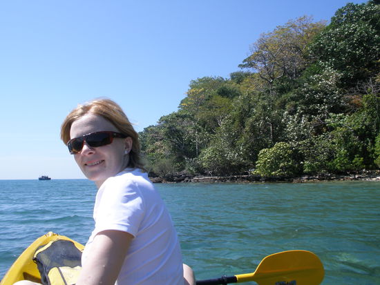 nadiene beim kajak fahren auf den weg nach koh rayong