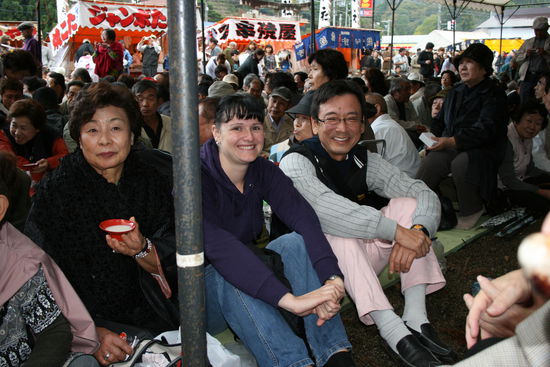 Corinna und unser neuer Freund...Danke für die leckeren Kleinigkeiten.
