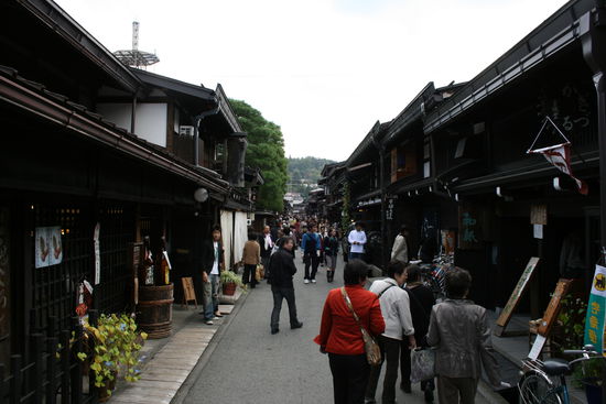 Die Gassen von Takayama, echt süß mit den Holzhäusern.