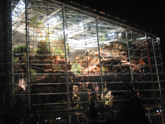 Gefällt mir, das Aquarium von aussen nach Sonnenuntergang