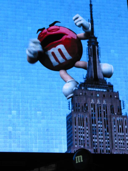 Leucht-Reklame vom M&amp;M Store am Times Square