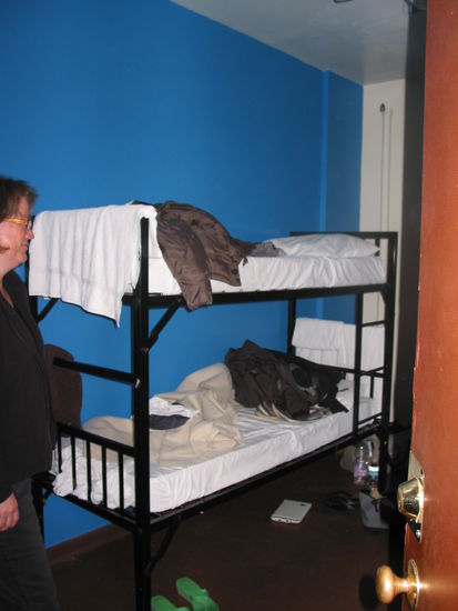 Unser 4-Bett-Hostel-Zimmer, welches mich irgendwie sehr stark an meine Bundeswehrzeit erinnerte. Seit dem Wochenende ist mir klar, daß mit 40 die Zeiten für Hostels für mich vorbei sind.