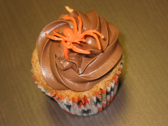 Aufwendig dekoriert aber extrem süss und kalorienreich. Muffins, die tagsüber im Büro angeboten wurden.