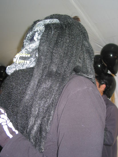 Outfit meiner Kollegin Sabine. Nach 30 min. mußten wir beide unsere Masken ablegen, da uns schwindelig und warm war.