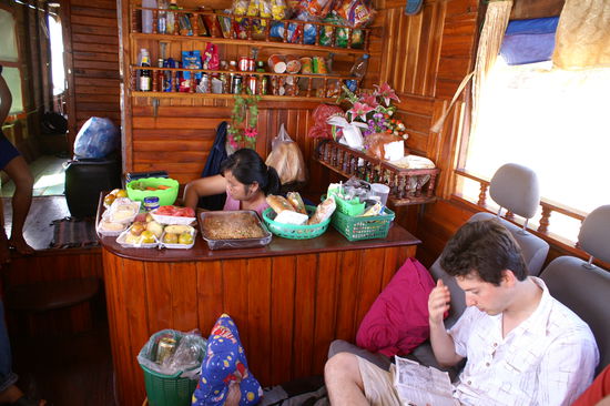 Mein Platz an der Quelle...  Derzeit nur von einem Kissen belegt, prouldy sponsored by Thai Airways