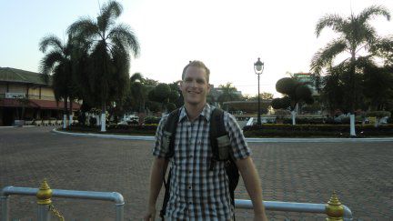 Sightseeing in Vientiane... ein Brunnen... oh wie schön!!!