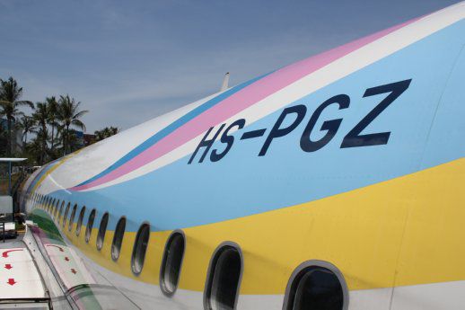 Nett von den Thais, ihre Flugzeugkennung nach Ho's Initialen zu benennen. Aber bei der Frage, was PGZ bedeutet, haben alle nur verschämt auf den Boden geschaut...
