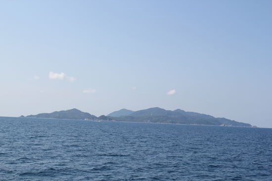 Nein, der Fotograf hatte nichts getrunken, aber wir waren auf dem Meer und Schiffe wackeln nunmal..