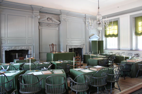 Eine Tour durch die Independence Hall machen...
