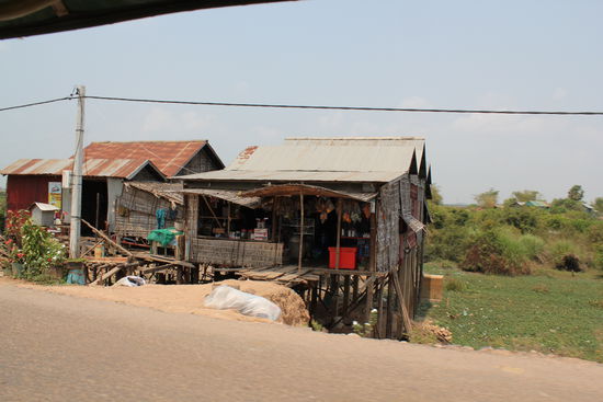 Örtliches Geschäft mit Wohnstube...