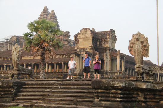 Angkor Wat von hinten mit Touristen!