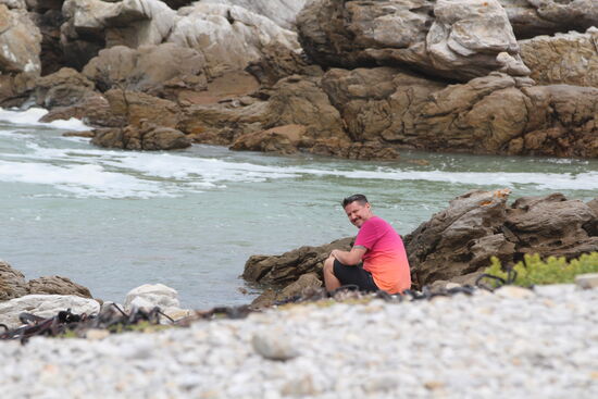 Da steckt der Schulz doch wirklich den Finger in den Atlantik... seinen eigenen notabene, nicht den Blonden.