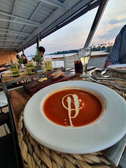 Warme Vorspeise: spicy Tomatensuppe