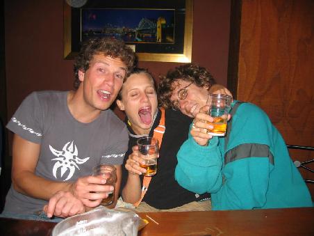 Ralf, Feli und Albert beim Abschlussdrink