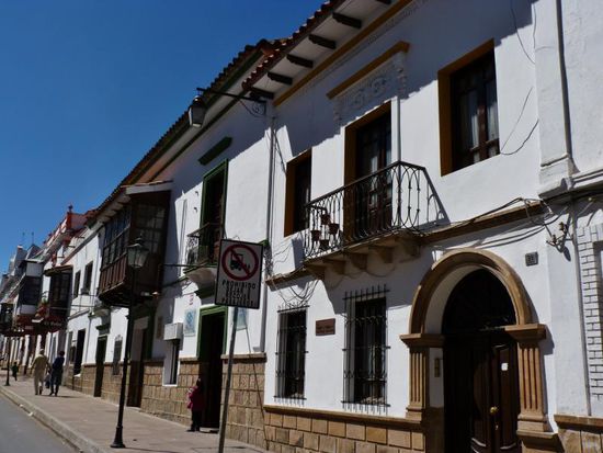 Sucres Stadtkern besteht aus schönen antiken Häusern