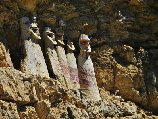 Sarcofagos de Karajia