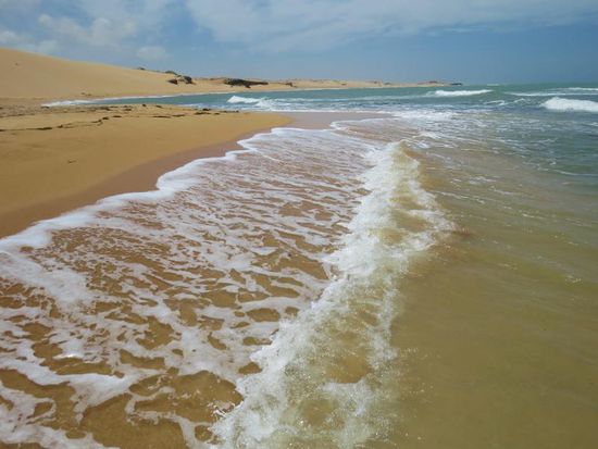 Kurz zur Abkühlung am menschenleeren Strand
