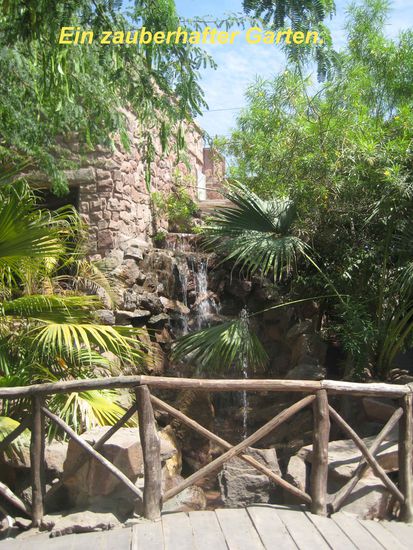 Man fühlt sich wie im Paradies. Das sind aber Anlagen, die der
"normale" Inder nicht zu sehen bekommt.