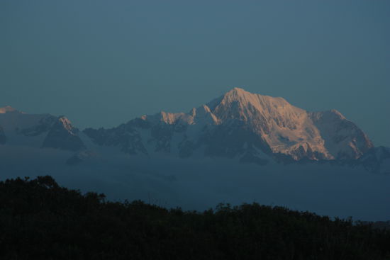 Dies ist Mt. Cook. Dieses Foto entstand am Abend vom Beach aus....traumhaft