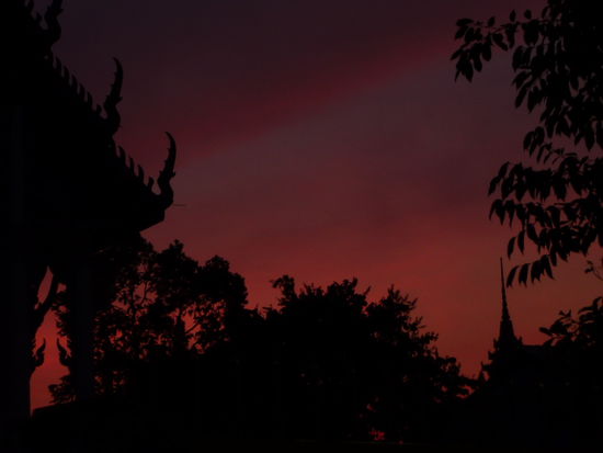 Nein, dieses ist kein bestelltes Bild aus der Poster-Einlage der Bravo
Sonnenuntergang Surat Thani