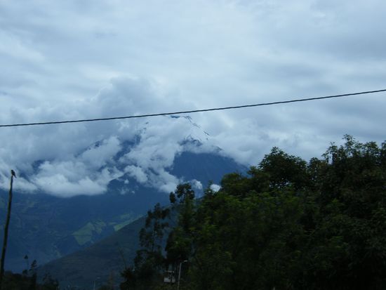 Vulkan in Wolken ...