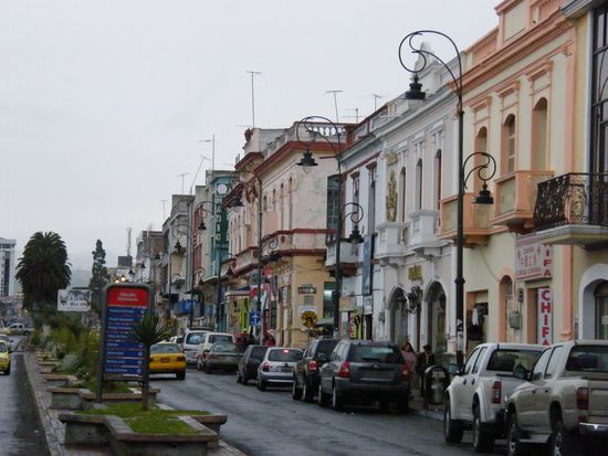 nochmal die Altstadt .. man beachte die Strasse, dann wird klar, warum es nicht so viele Fotos gab ....