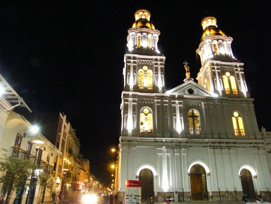 und das Dingen steht direkt vor unserem Hostel ....