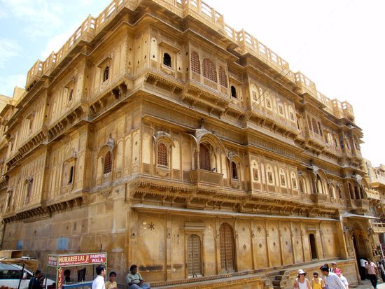 die Mörderhaweli, mit den verbrecher Guides