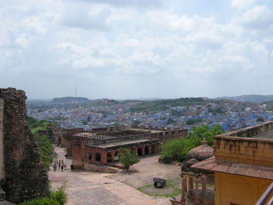 Jodhpur wird auch die blaue Stadt genannt, vielleicht sieht man ja warum???