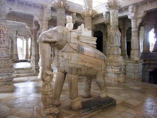 mal von innen ... das Dingen ist komplett aus Marmor