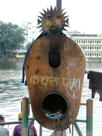 das ist der erste Muellschlucker den wir gesehen haben. Nicht das sowas hier notwendig waere ... 