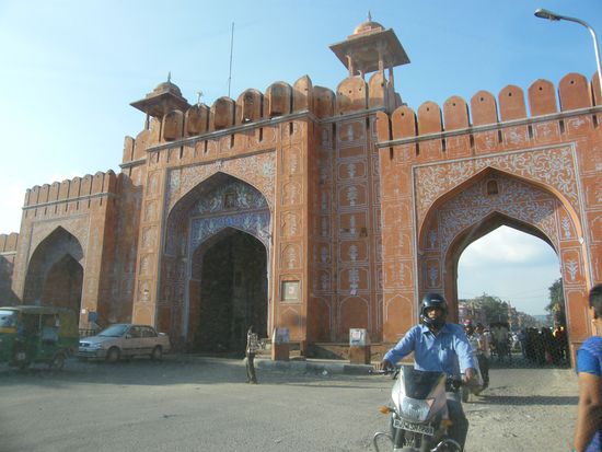 eines der Stadttore von Jaipur