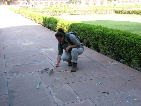 Benita mit Streifenhörnchen