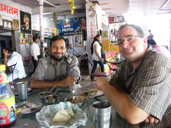 Mittagsrast mit unserm Bisht