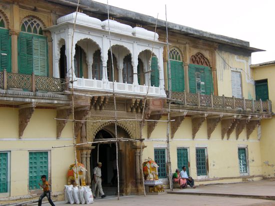 Eingang zum Museum, im Fort