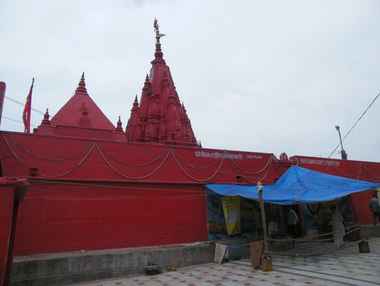 Eingang zum Tulsi Manas Tempel