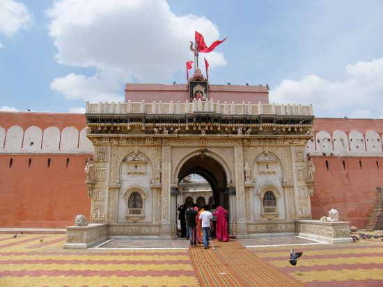 Eingang zum Rattentempel