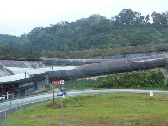 das sind überdachte Gemüsebeete ...