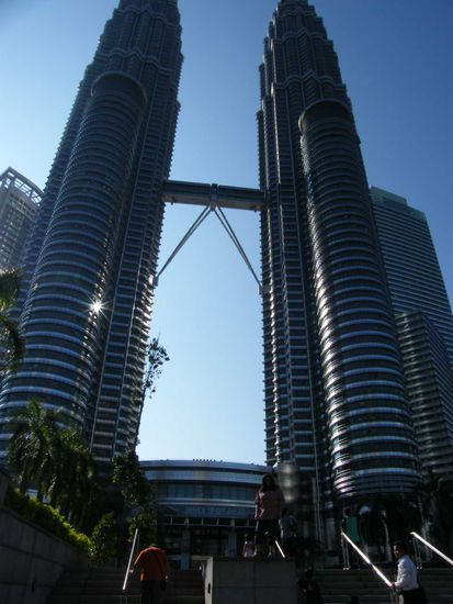 das selbe Gebäude, dieses mal mit Reisebegleitung .... 