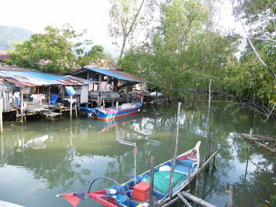 Lagune mit Fischerbooten